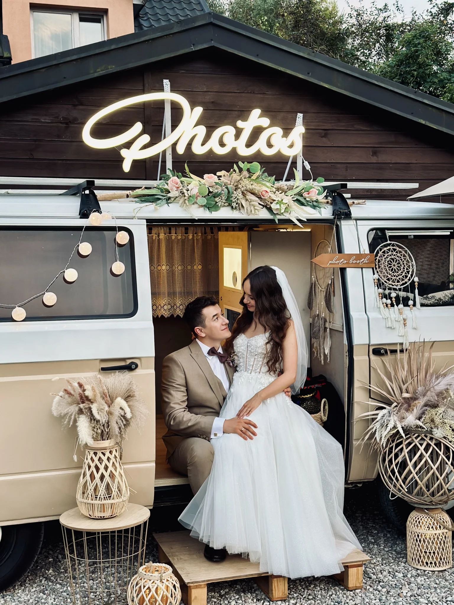 Rustic Fotobus jako atrakcja weselna dla gości